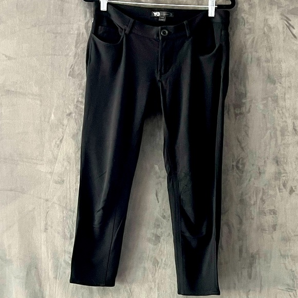 Y3 designer stretchy capri style pants. Size M